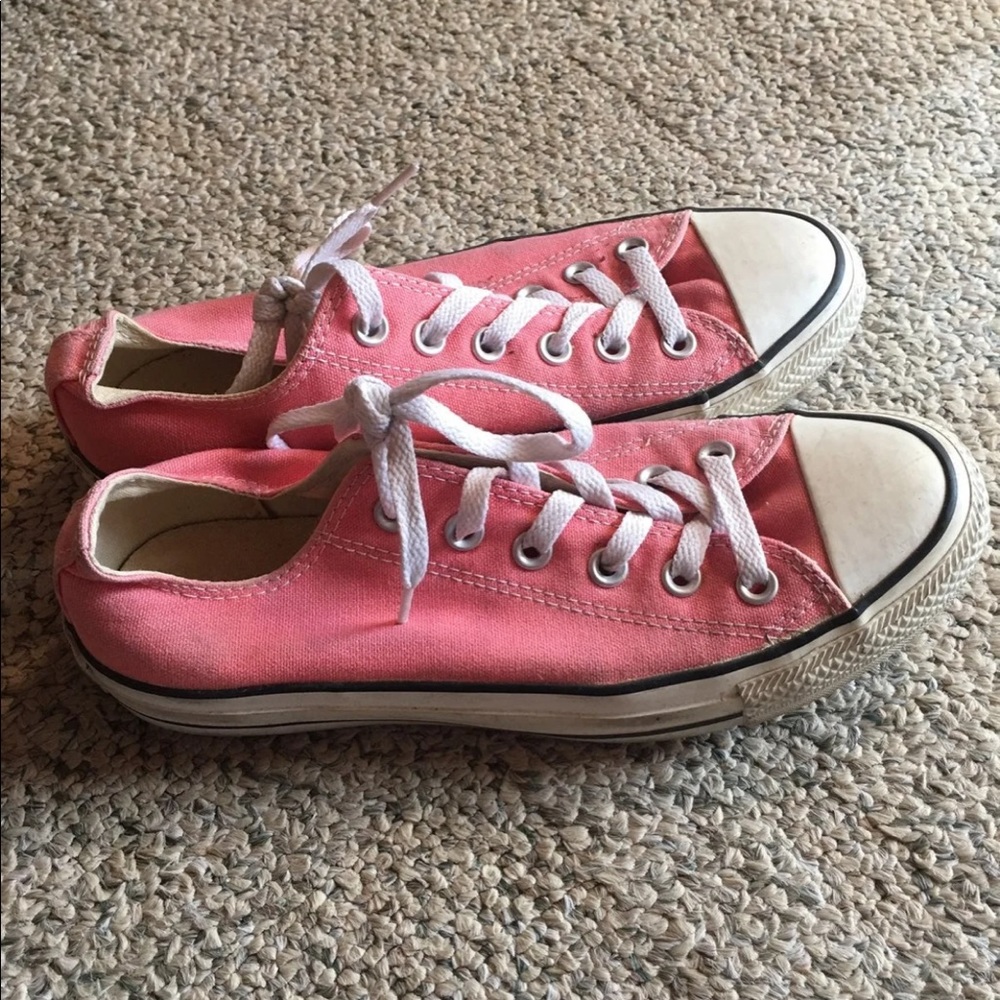 Pink Converse (like new)
